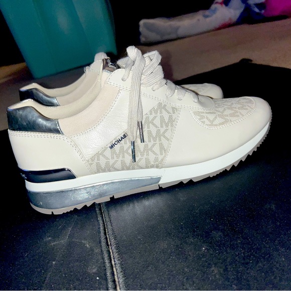 Michael Kors shoes - Picture 1 of 4